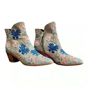 Rebecca Minkoff bootie size 9. when bright embroidered flowers. Very unique boot
